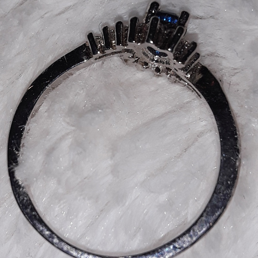 Ring - Picture 2 of 4